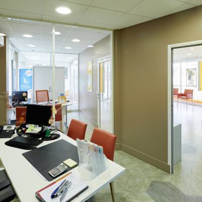 Aménagement du hall d'accueil et des bureaux pour Harmonie Mutuelle à Lucé 5